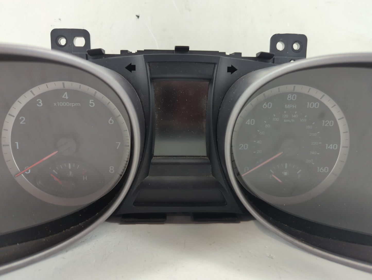 2013-2014 Hyundai Santa Fe Instrument Cluster Speedometer Gauges P/N:94001-B8041 Fits Fits 2013 2014 OEM Used Auto Parts - O