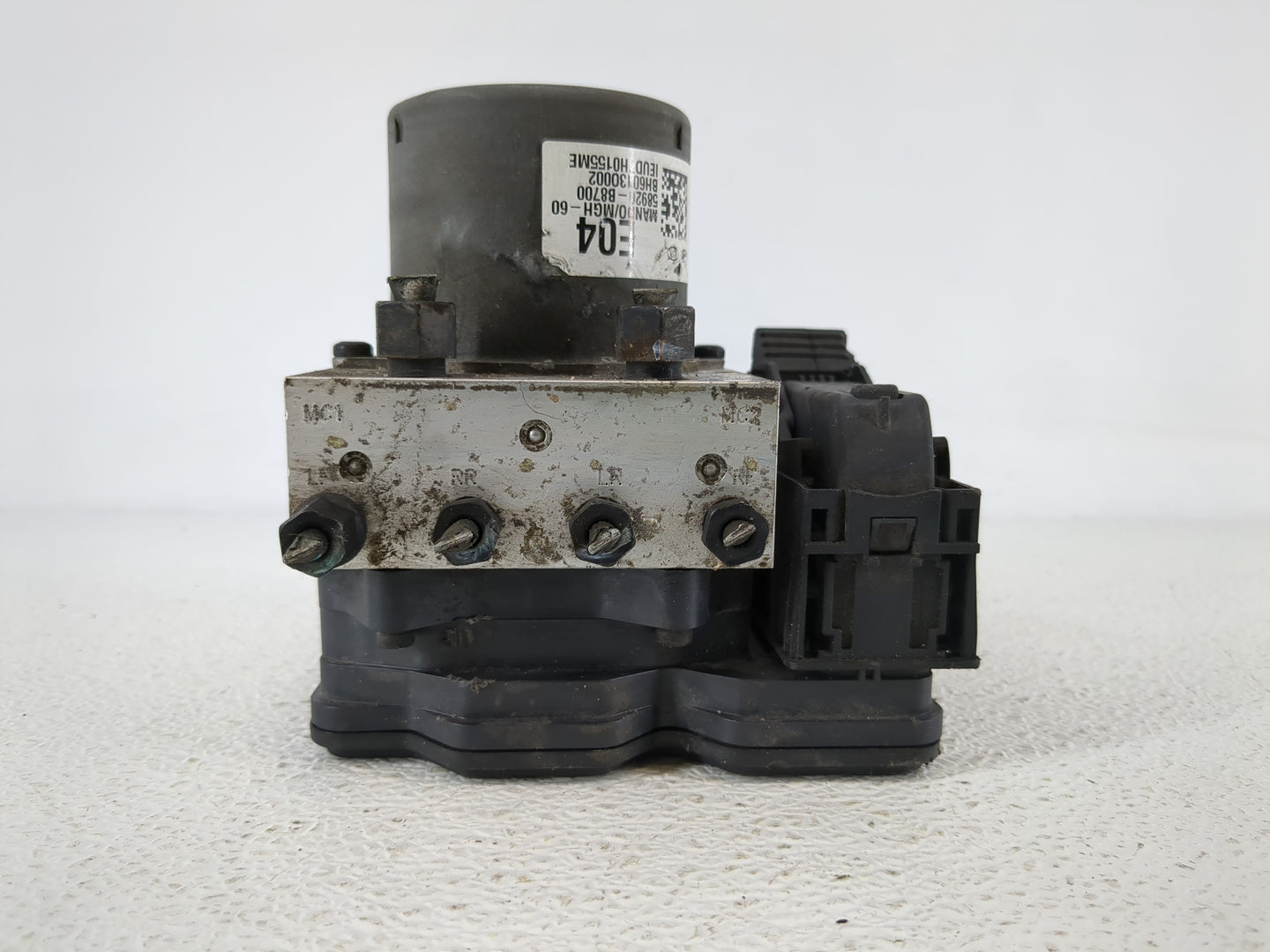 2013-2016 Hyundai Santa Fe ABS Pump Control Module Replacement P/N:58920-B8700 Fits Fits 2013 2014 2015 2016 OEM Used Auto P