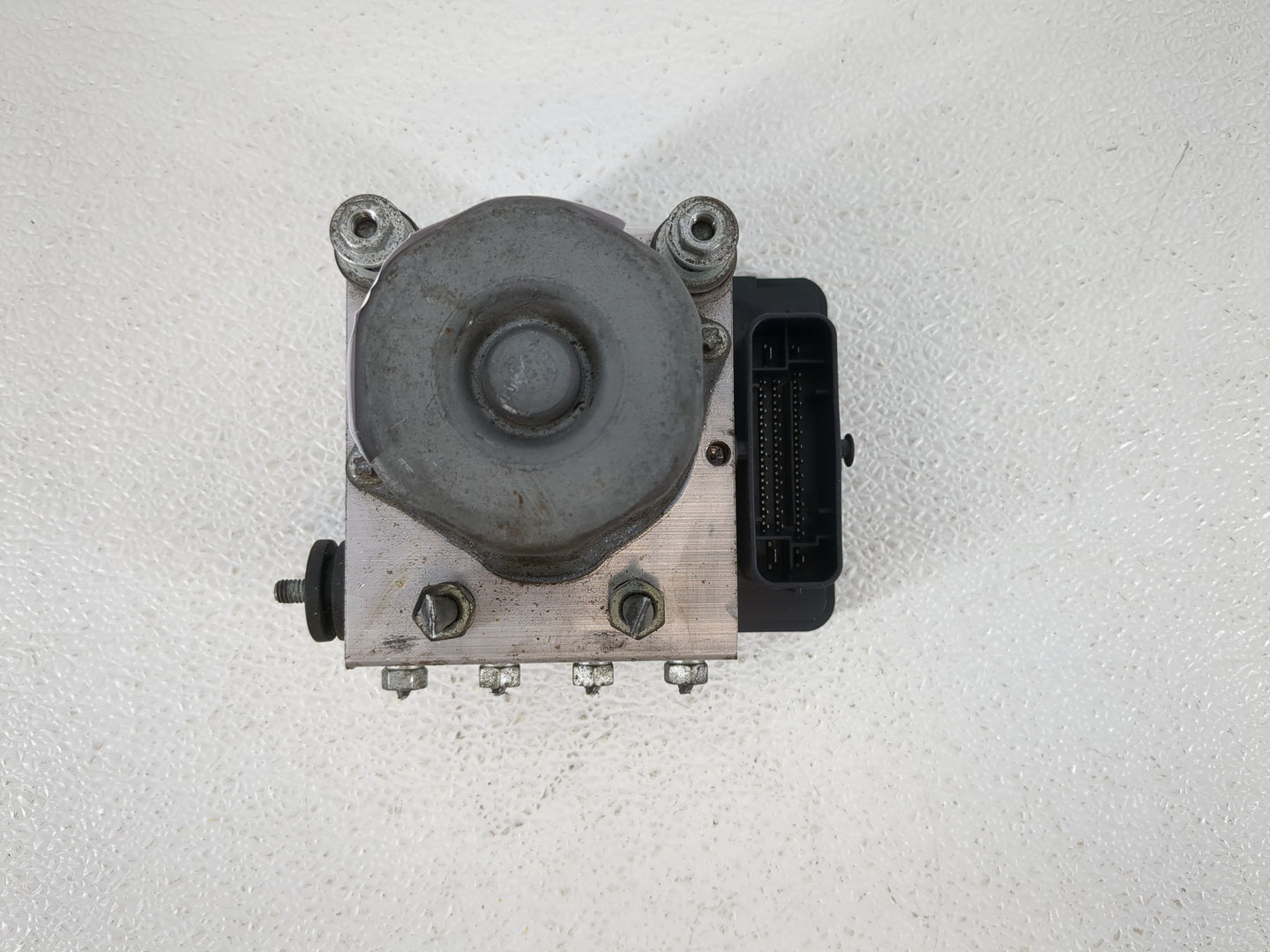 2013 Hyundai Santa Fe ABS Pump Control Module Replacement P/N:44540-06080 58920-4Z000 Fits OEM Used Auto Parts - Oemusedauto