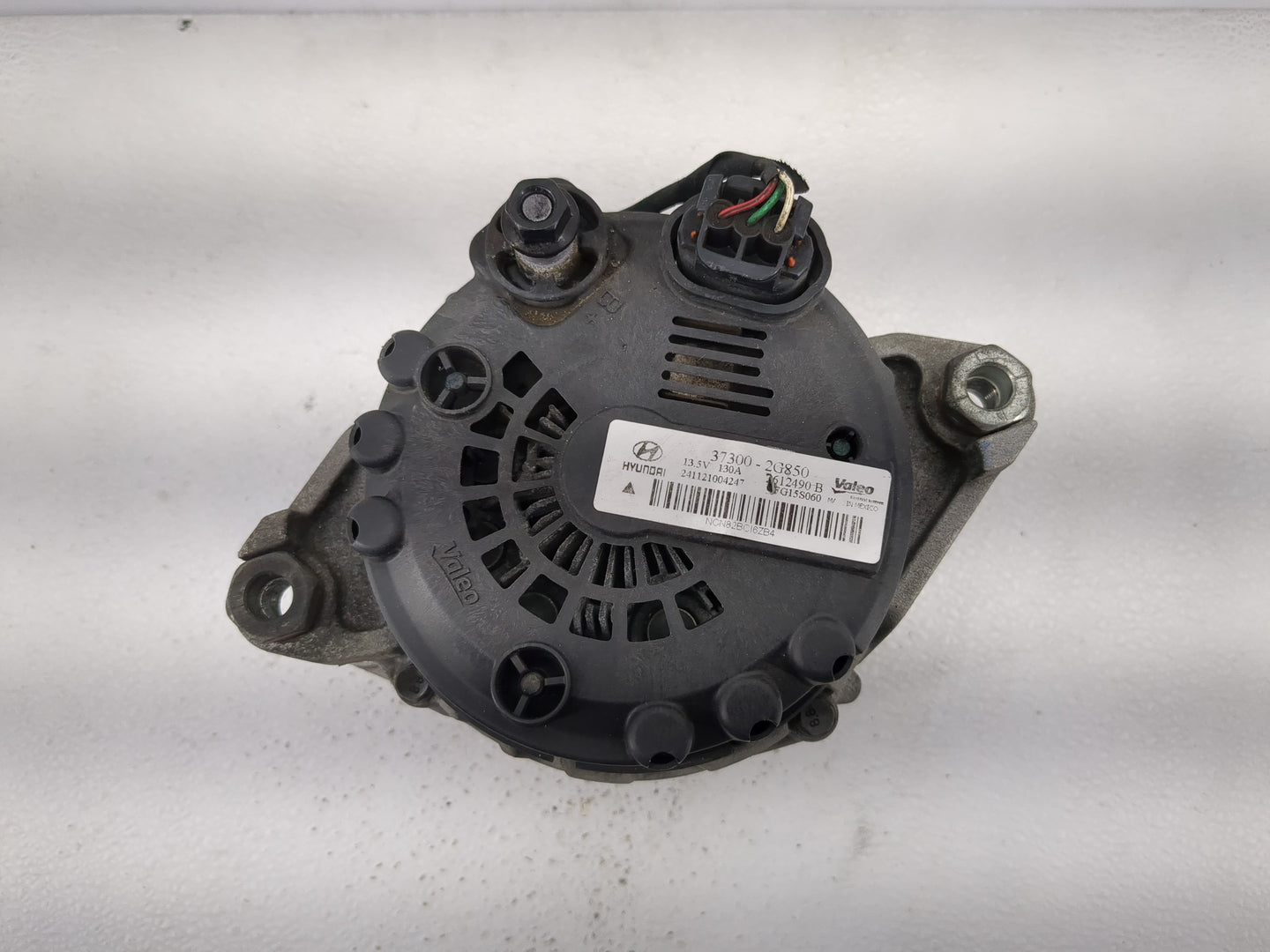 2013 Hyundai Santa Fe Alternator Replacement Generator Charging Assembly Engine OEM P/N:2612490 B 37300-2G850 Fits Fits 2014