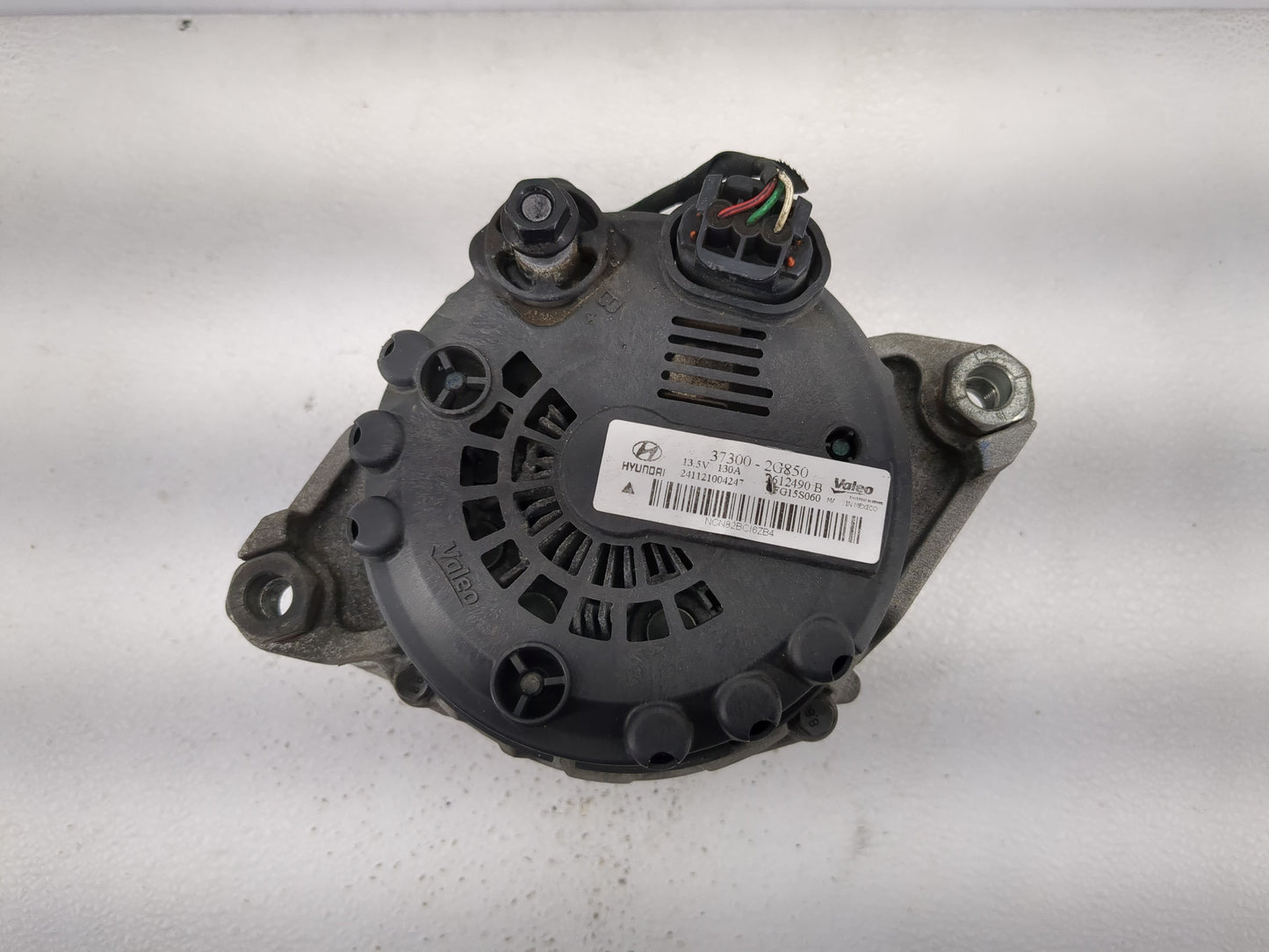 2013 Hyundai Santa Fe Alternator Replacement Generator Charging Assembly Engine OEM P/N:2612490 B 37300-2G850 Fits Fits 2014