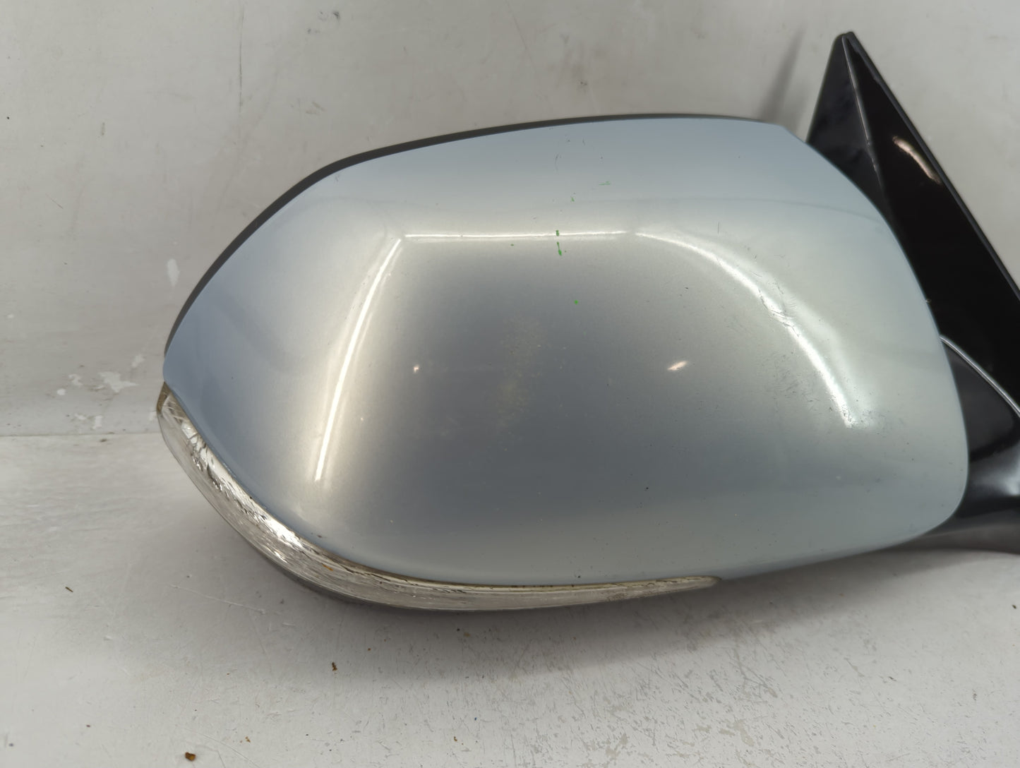 2013-2016 Hyundai Santa Fe Passenger Side View Mirror - Right Door Mirror OEM Used - Oemusedautoparts1.com