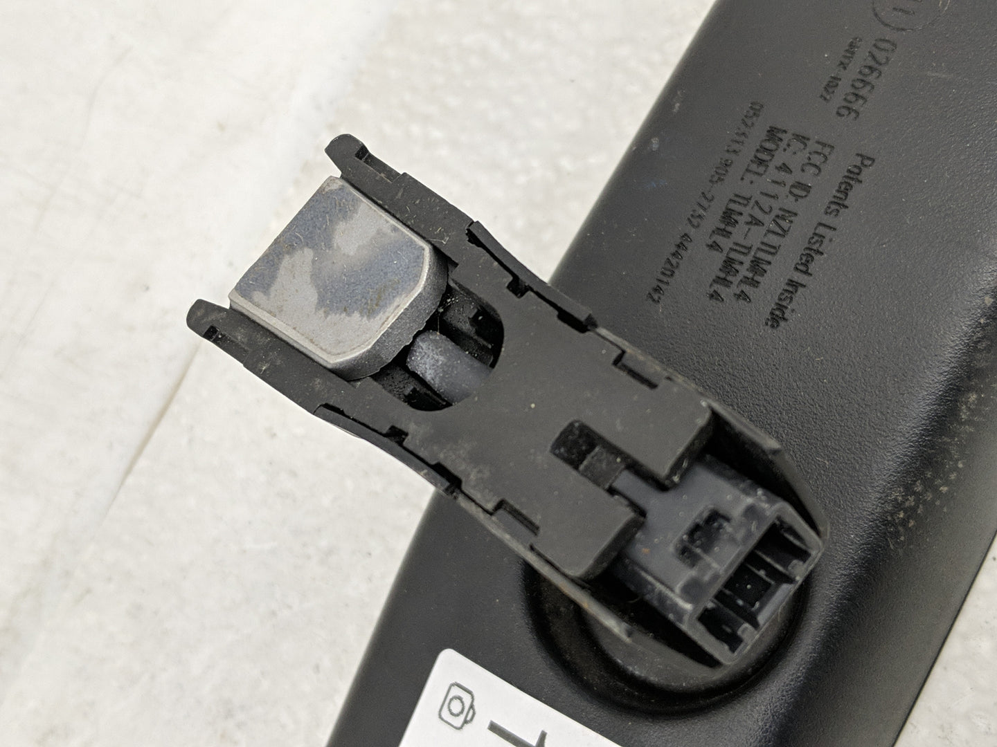 2013-2020 Hyundai Santa Fe Interior Rear View Mirror Replacement OEM P/N:E11026666 Fits OEM Used Auto Parts - Oemusedautopar