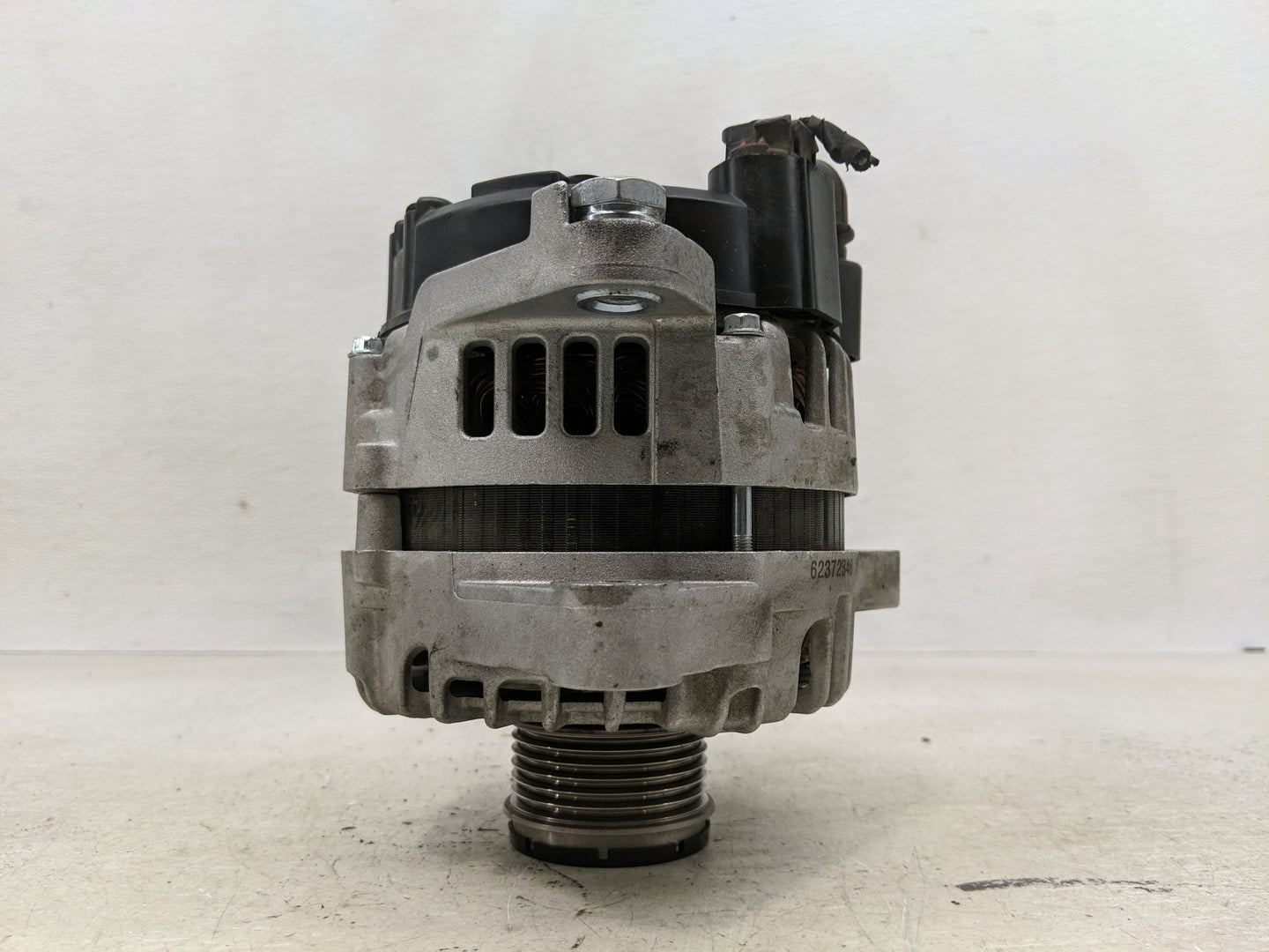 2013 Hyundai Santa Fe Alternator Replacement Generator Charging Assembly Engine OEM P/N:37300-2G800 Fits OEM Used Auto Parts