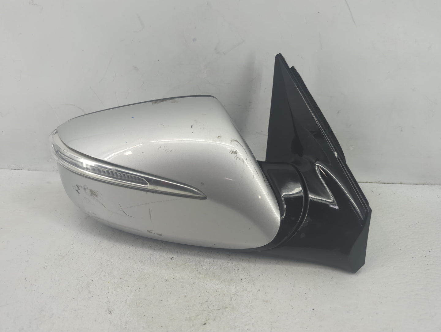 2013-2016 Hyundai Santa Fe Passenger Side View Mirror - Right Door Mirror OEM Used - Oemusedautoparts1.com