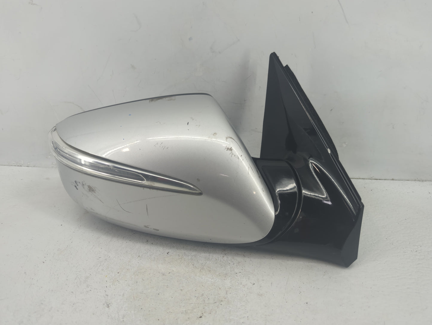 2013-2016 Hyundai Santa Fe Passenger Side View Mirror - Right Door Mirror OEM Used - Oemusedautoparts1.com