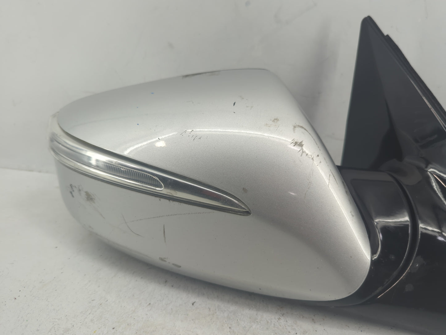 2013-2016 Hyundai Santa Fe Passenger Side View Mirror - Right Door Mirror OEM Used - Oemusedautoparts1.com