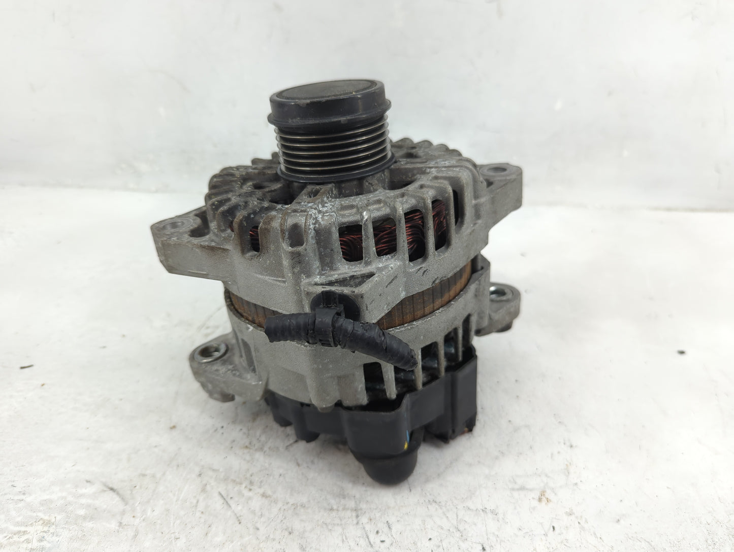 2013 Hyundai Santa Fe Alternator Replacement Generator Charging Assembly Engine OEM P/N:37300-2G800 Fits OEM Used Auto Parts