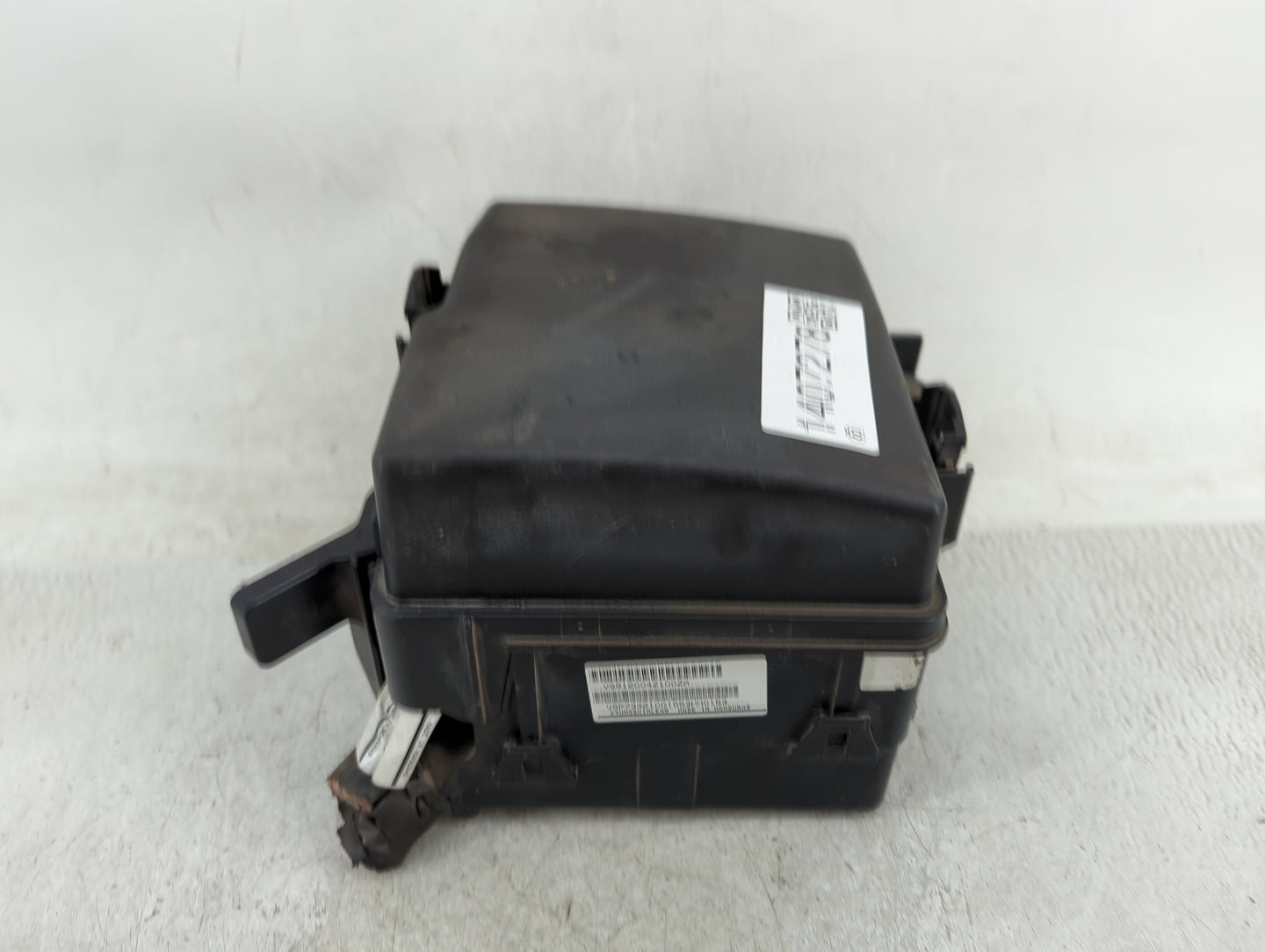 2013 Hyundai Santa Fe Fusebox Fuse Box Panel Relay Module Fits OEM Used Auto Parts - Oemusedautoparts1.com