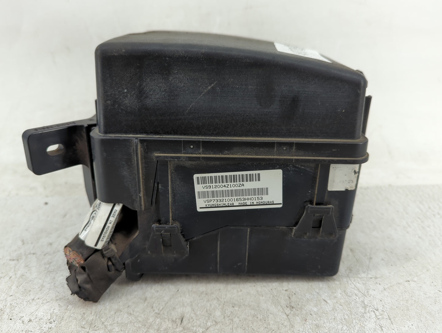 2013 Hyundai Santa Fe Fusebox Fuse Box Panel Relay Module Fits OEM Used Auto Parts - Oemusedautoparts1.com