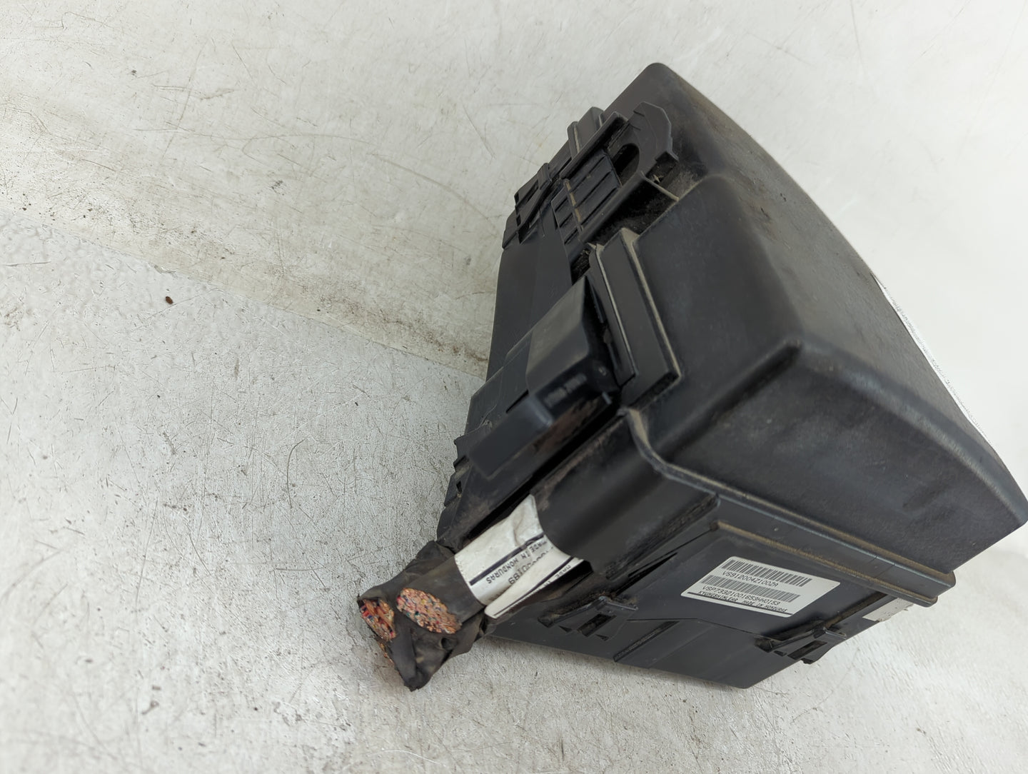 2013 Hyundai Santa Fe Fusebox Fuse Box Panel Relay Module Fits OEM Used Auto Parts - Oemusedautoparts1.com