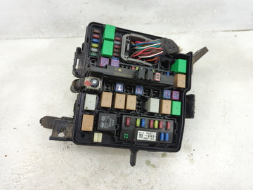 2013 Hyundai Santa Fe Fusebox Fuse Box Panel Relay Module P/N:MG666081-N 39160-37110, 91951-2W000, 91956-00001 Fits OEM Used Auto Parts