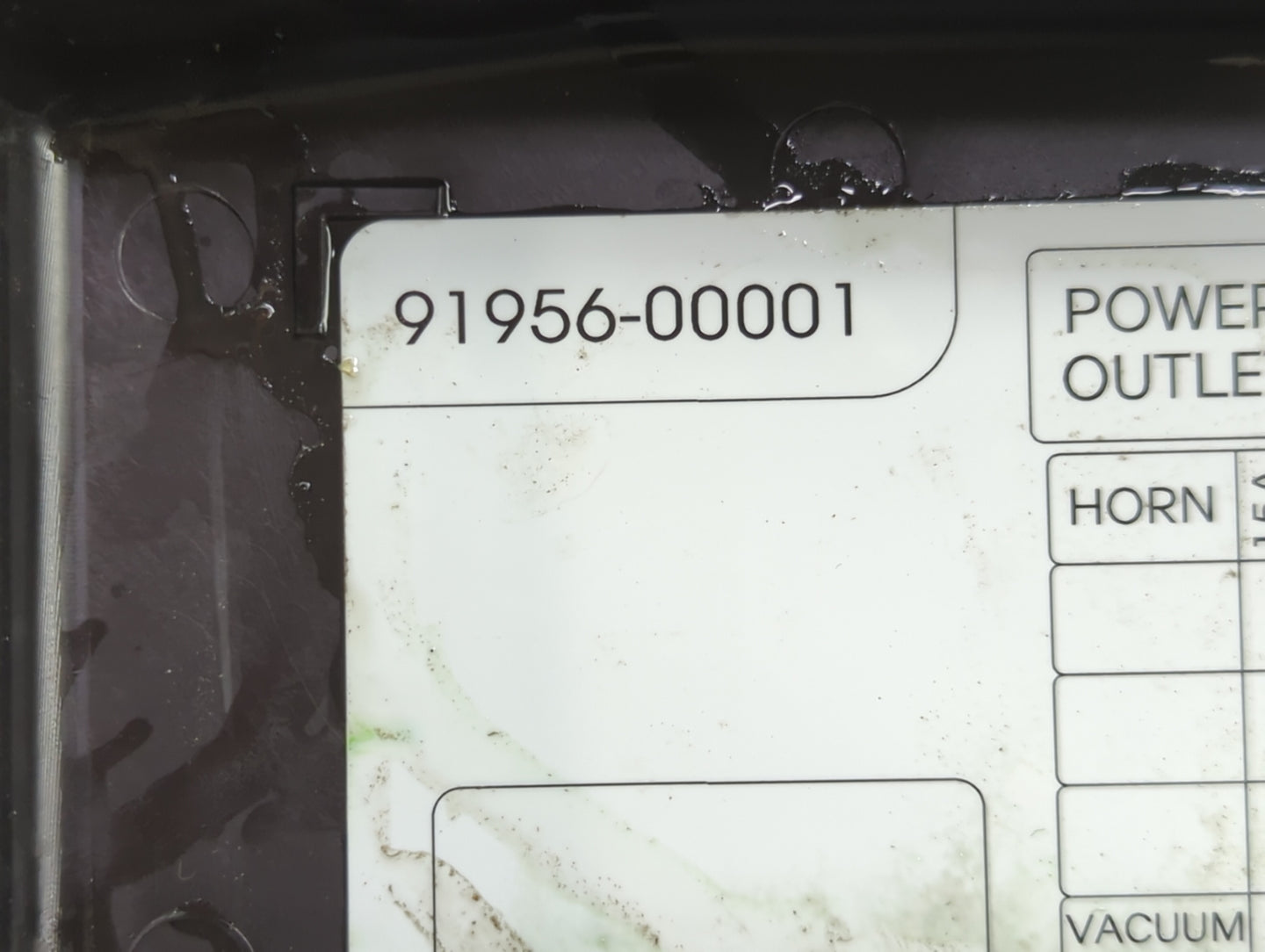2013 Hyundai Santa Fe Fusebox Fuse Box Panel Relay Module P/N:MG666081-N 39160-37110, 91951-2W000, 91956-00001 Fits OEM Used
