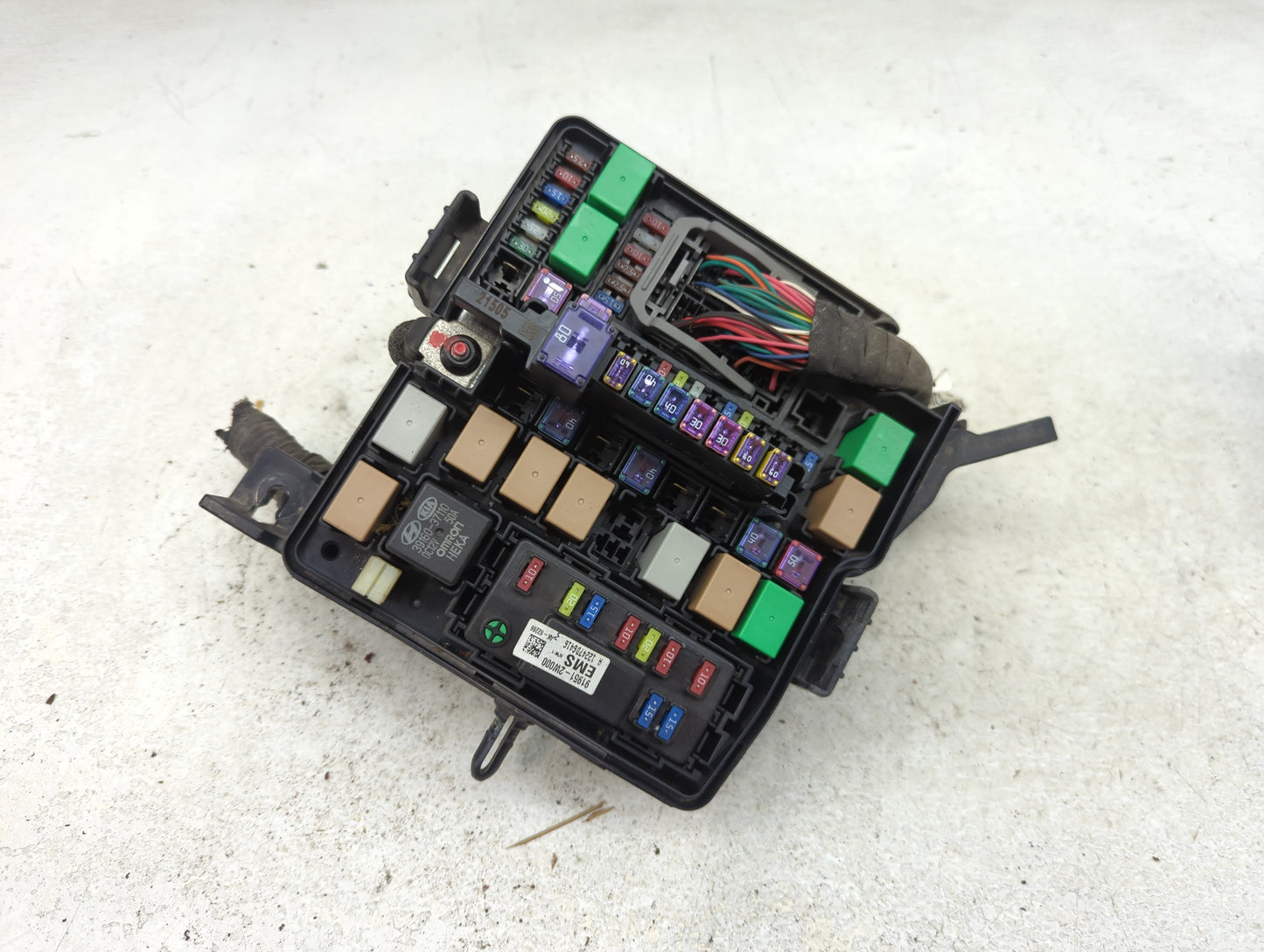 2013 Hyundai Santa Fe Fusebox Fuse Box Panel Relay Module P/N:91956-00001 91951-2W000 Fits OEM Used Auto Parts - Oemusedauto