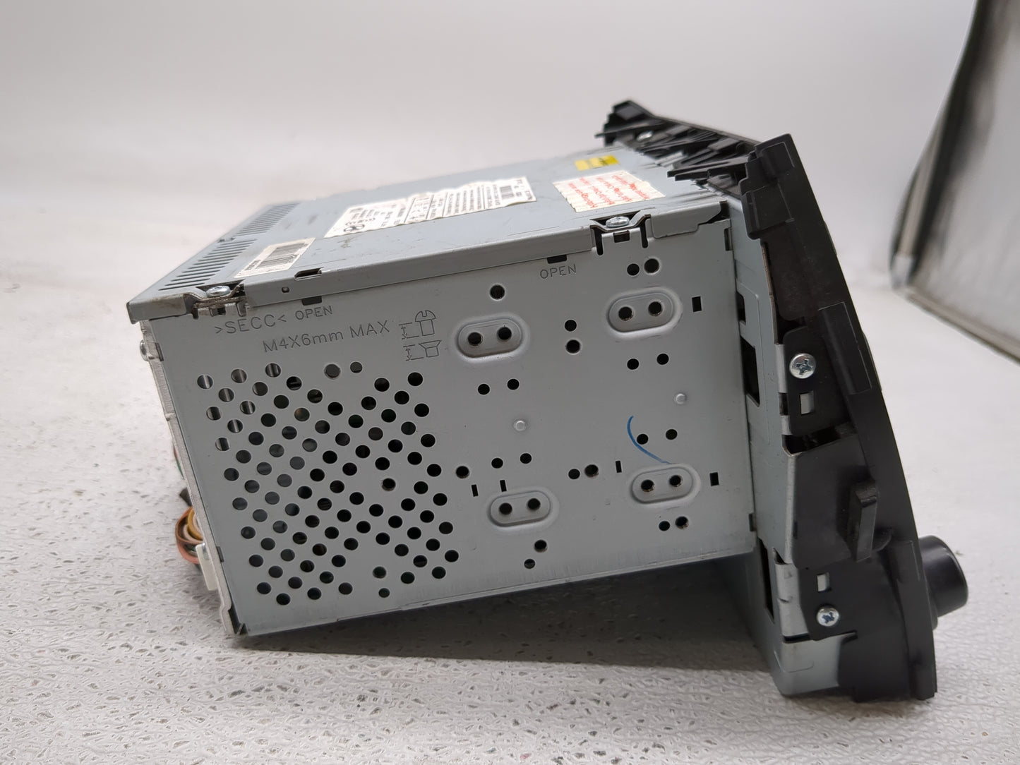 2013-2014 Hyundai Santa Fe Radio AM FM Cd Player Receiver Replacement P/N:961804Z1004X Fits Fits 2013 2014 OEM Used Auto Par