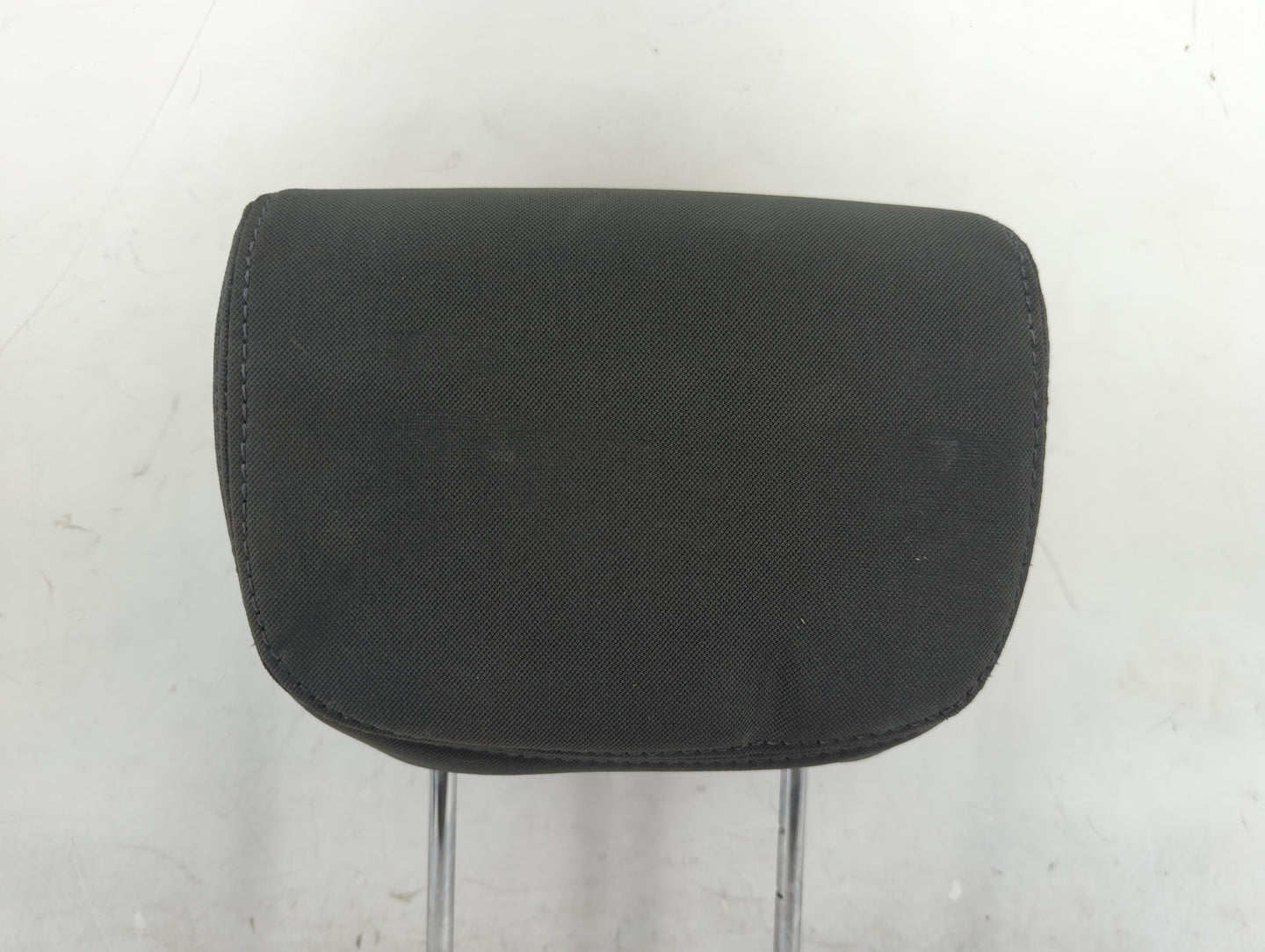 2013-2016 Hyundai Santa Fe Headrest Head Rest Rear Center Seat Fits Fits 2013 2014 2015 2016 OEM Used Auto Parts - Oemusedau