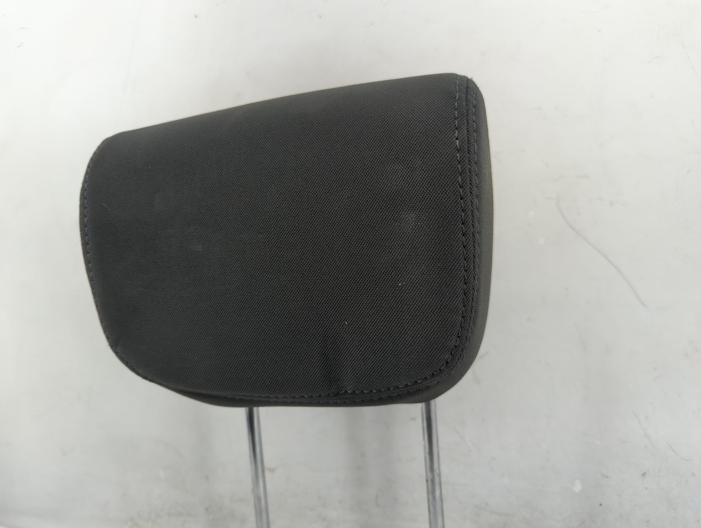 2013-2016 Hyundai Santa Fe Headrest Head Rest Rear Center Seat Fits Fits 2013 2014 2015 2016 OEM Used Auto Parts - Oemusedau