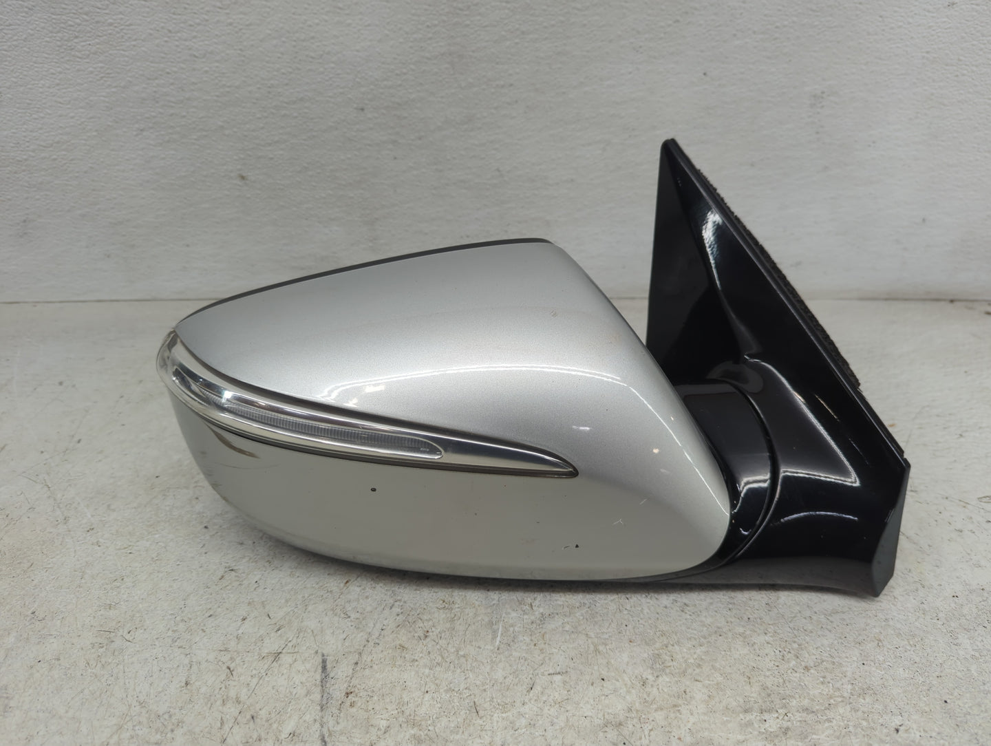 2013-2016 Hyundai Santa Fe Passenger Side View Mirror - Right Door Mirror OEM Used - Oemusedautoparts1.com