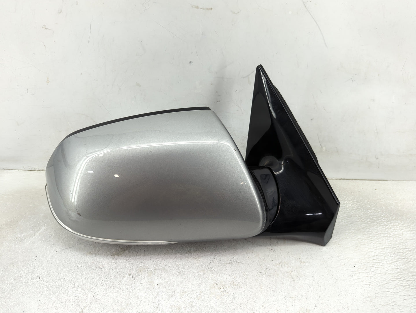 2013-2016 Hyundai Santa Fe Passenger Side View Mirror - Right Door Mirror OEM Used - Oemusedautoparts1.com