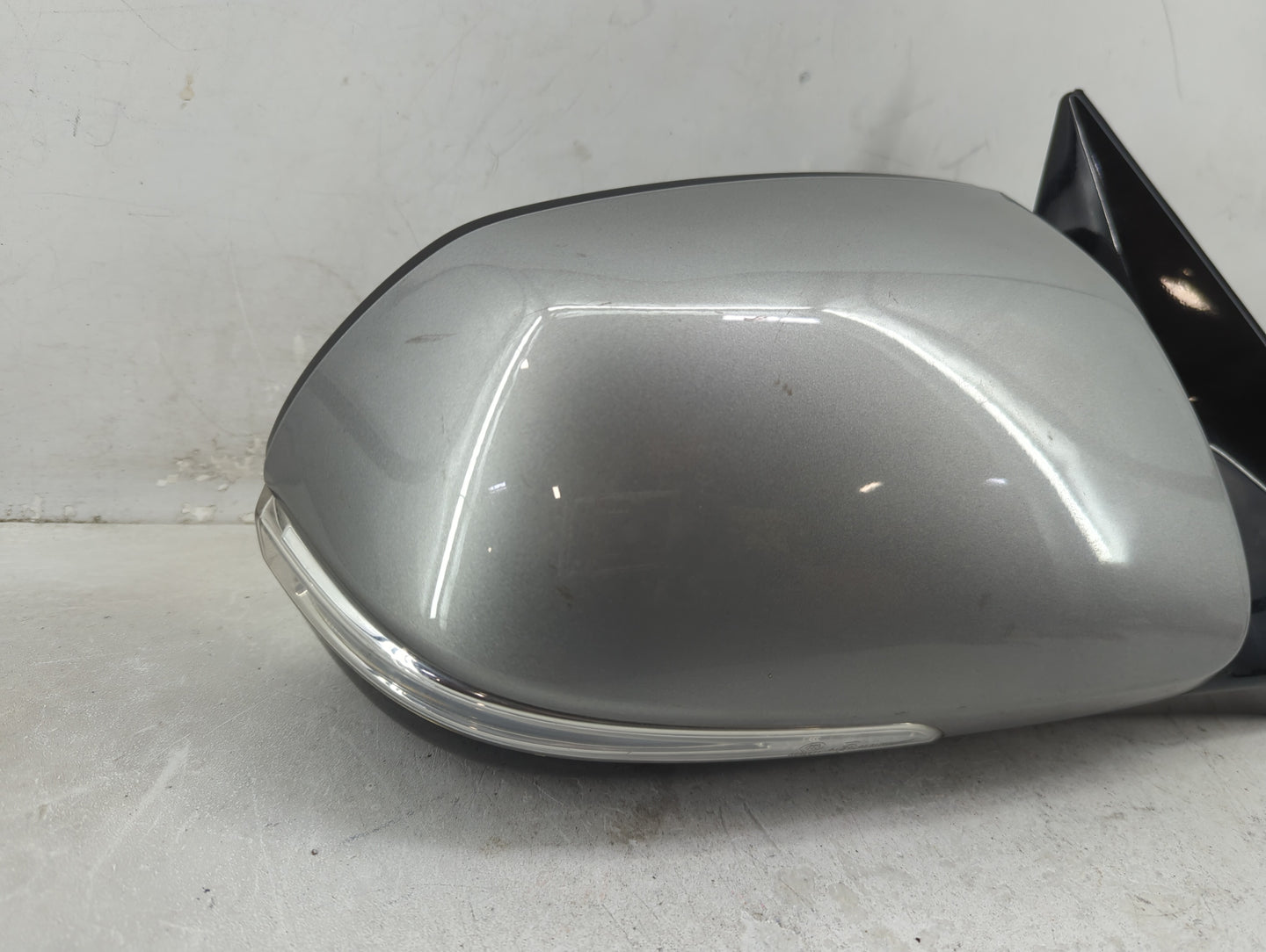 2013-2016 Hyundai Santa Fe Passenger Side View Mirror - Right Door Mirror OEM Used - Oemusedautoparts1.com