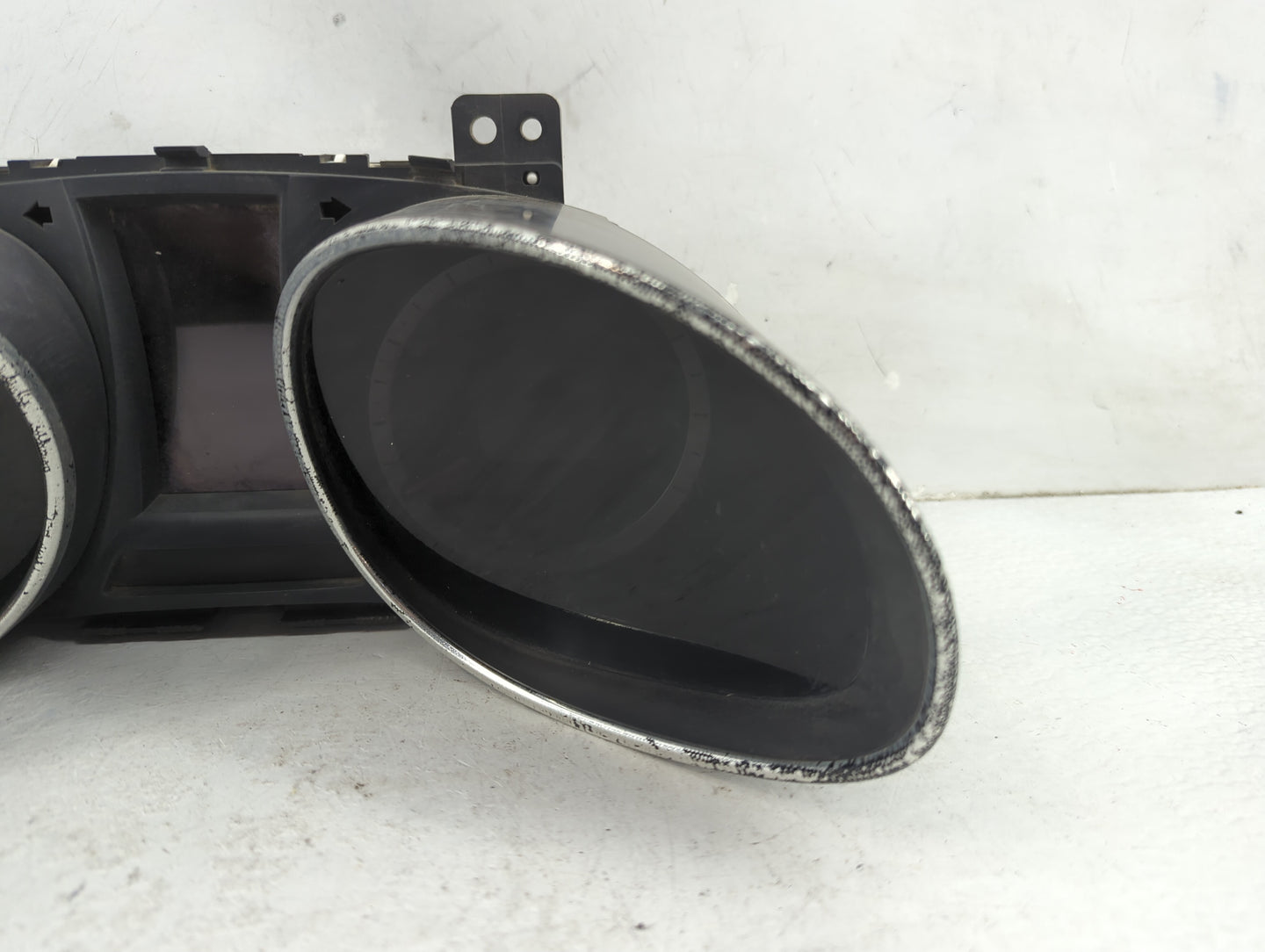 2013-2014 Hyundai Santa Fe Instrument Cluster Speedometer Gauges P/N:94011-B8041 Fits Fits 2013 2014 OEM Used Auto Parts - O