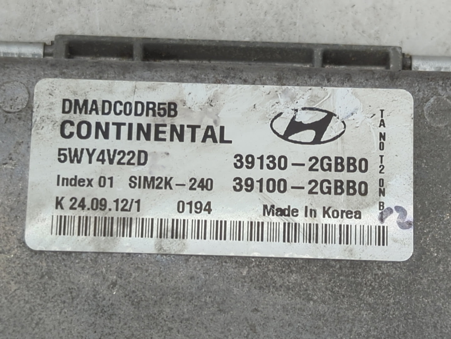 2013 Hyundai Santa Fe PCM Engine Control Computer ECU ECM PCU OEM P/N:39130-2GBB0 39100-2GBB0, 5WY4V22D, DMADC0DR5B Fits OEM