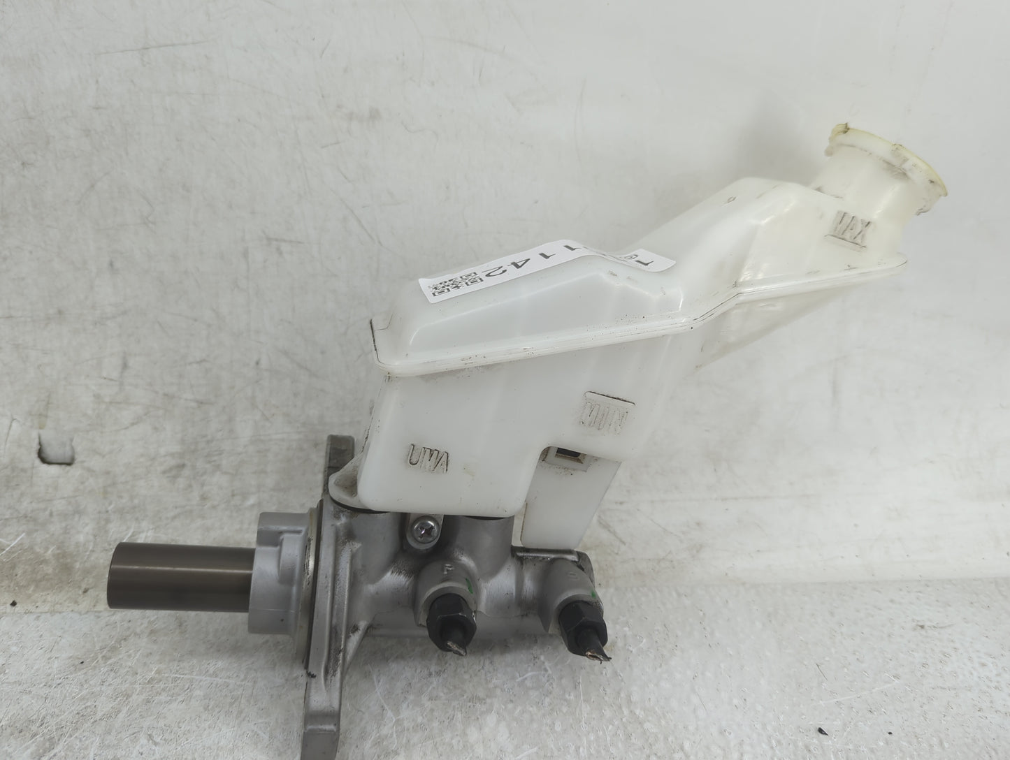 2013-2019 Hyundai Santa Fe Brake Master Cylinder 1451142 - Oemusedautoparts1.com