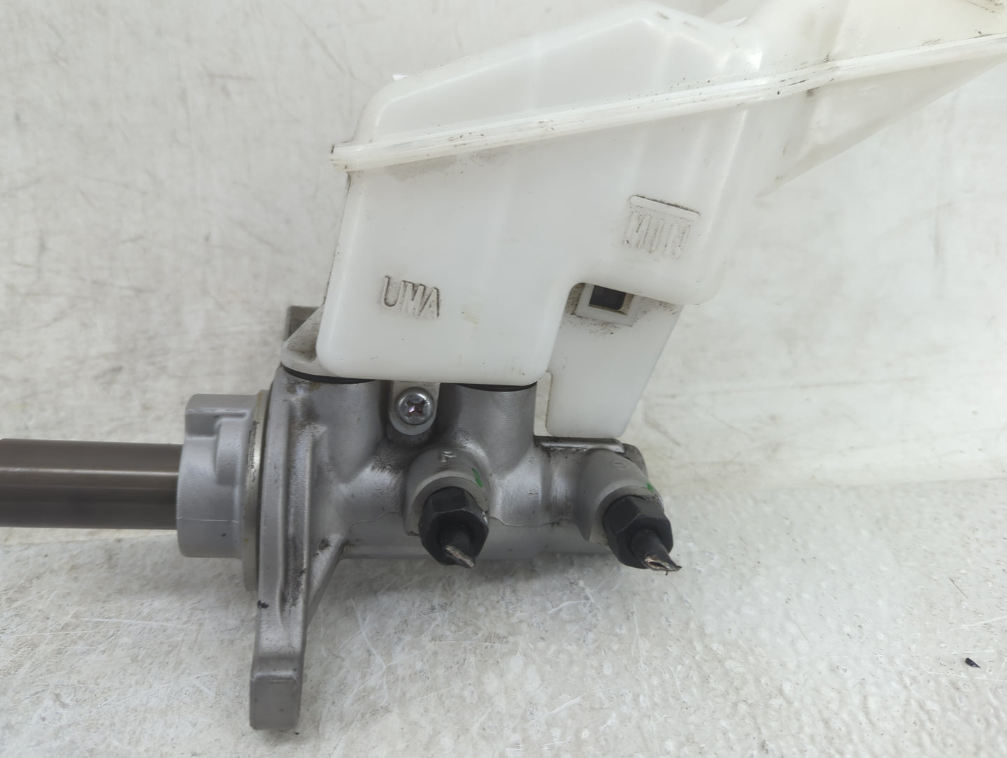 2013-2019 Hyundai Santa Fe Brake Master Cylinder 1451142 - Oemusedautoparts1.com
