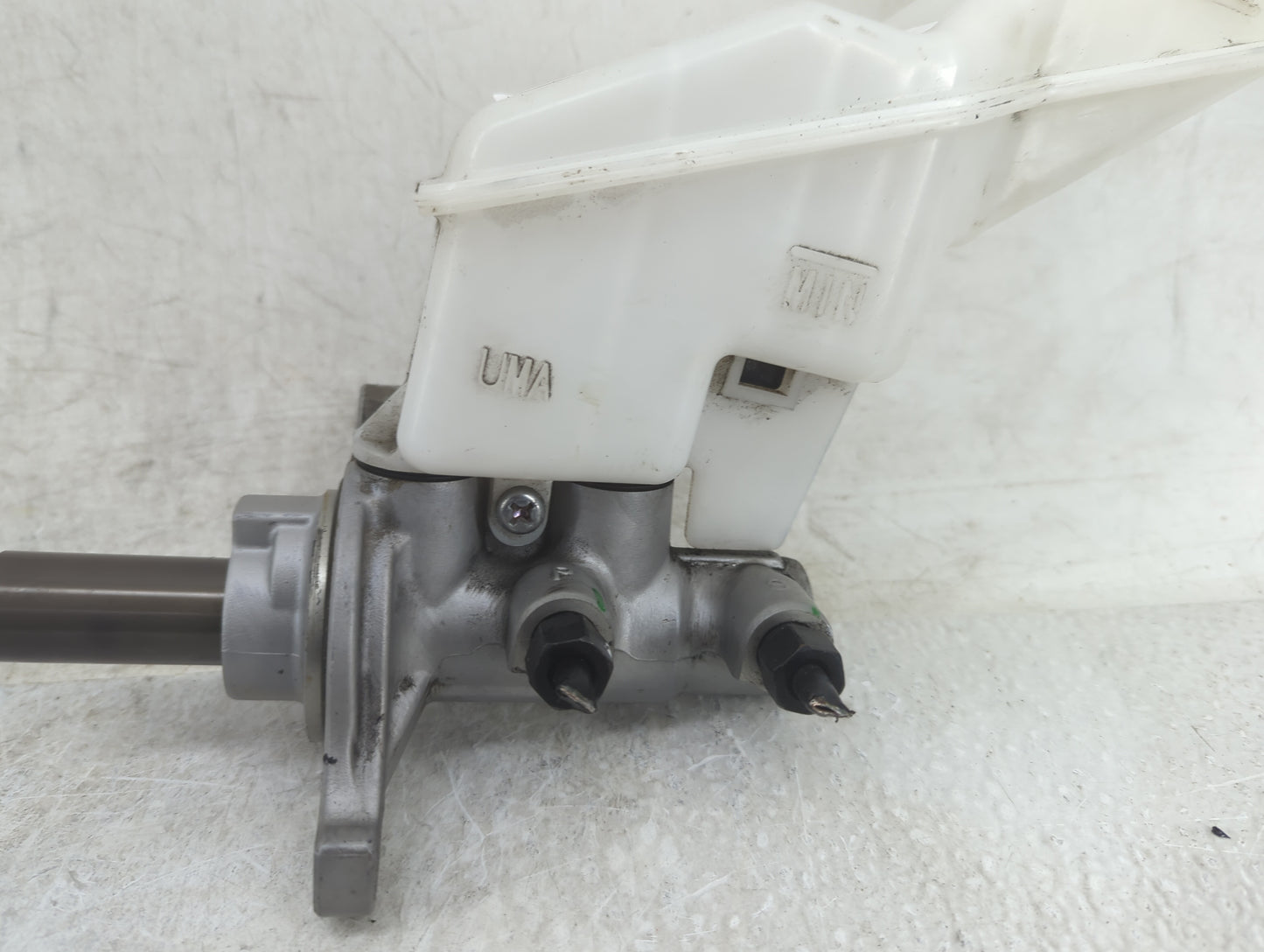 2013-2019 Hyundai Santa Fe Brake Master Cylinder 1451142 - Oemusedautoparts1.com