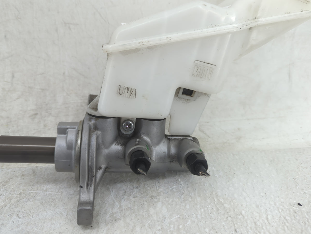 2013-2019 Hyundai Santa Fe Brake Master Cylinder 1451142 - Oemusedautoparts1.com
