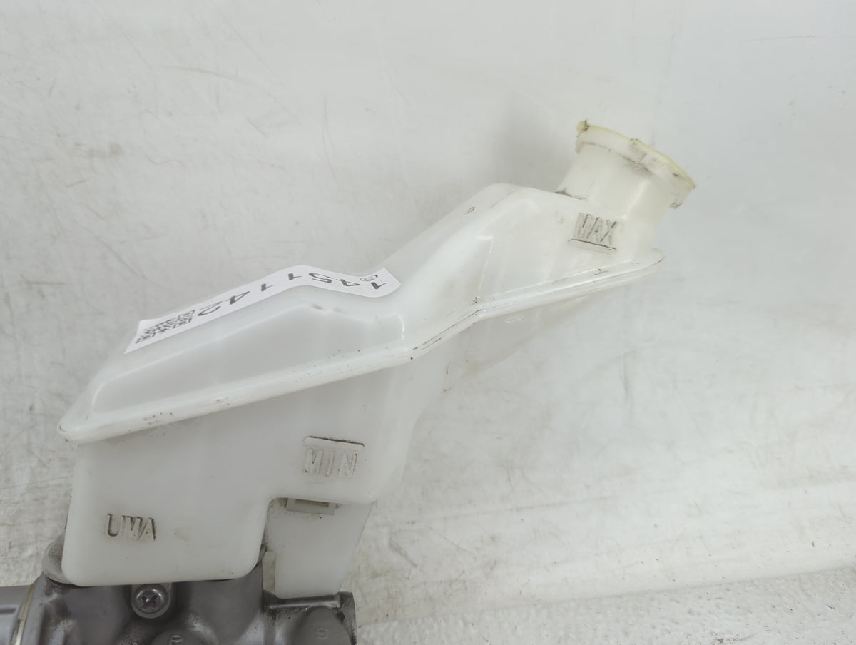 2013-2019 Hyundai Santa Fe Brake Master Cylinder 1451142 - Oemusedautoparts1.com