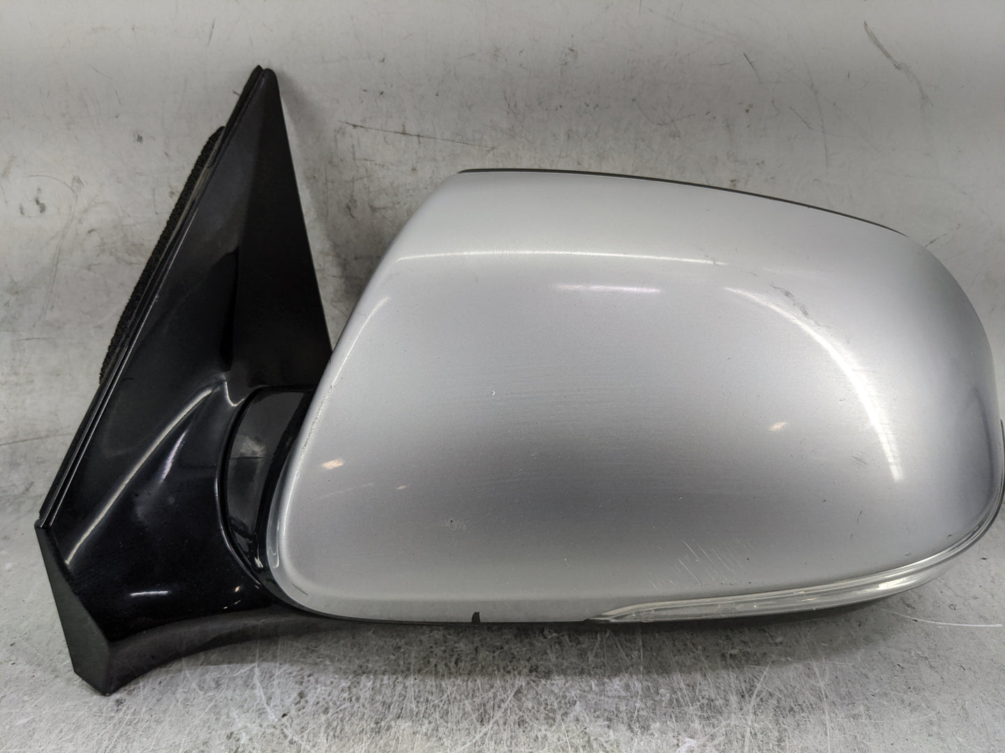 2013-2016 Hyundai Santa Fe Driver Side View Mirror - Left Door Mirror OEM Used - Oemusedautoparts1.com