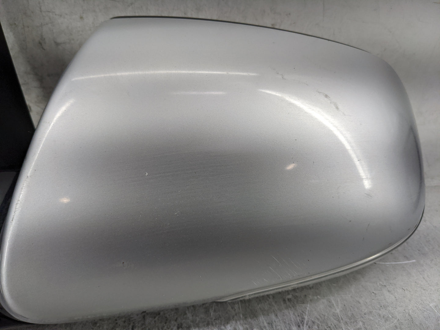 2013-2016 Hyundai Santa Fe Driver Side View Mirror - Left Door Mirror OEM Used - Oemusedautoparts1.com