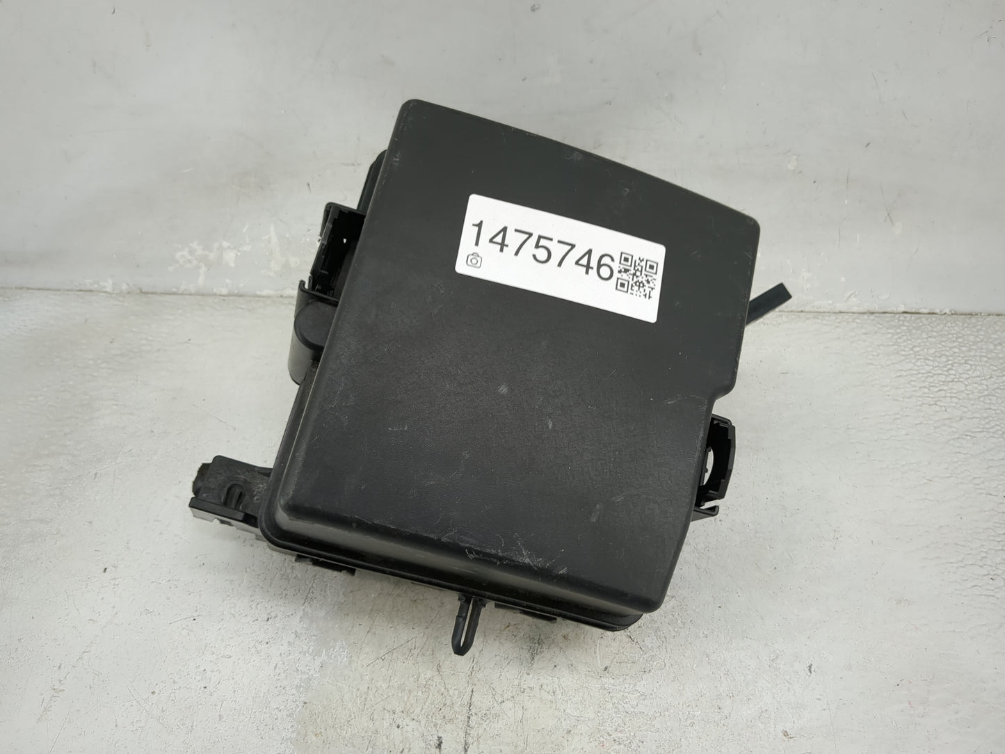 2013 Hyundai Santa Fe Fusebox Fuse Box Panel Relay Module P/N:91951-2W000 91956-00001, 39160-3T110 Fits OEM Used Auto Parts 