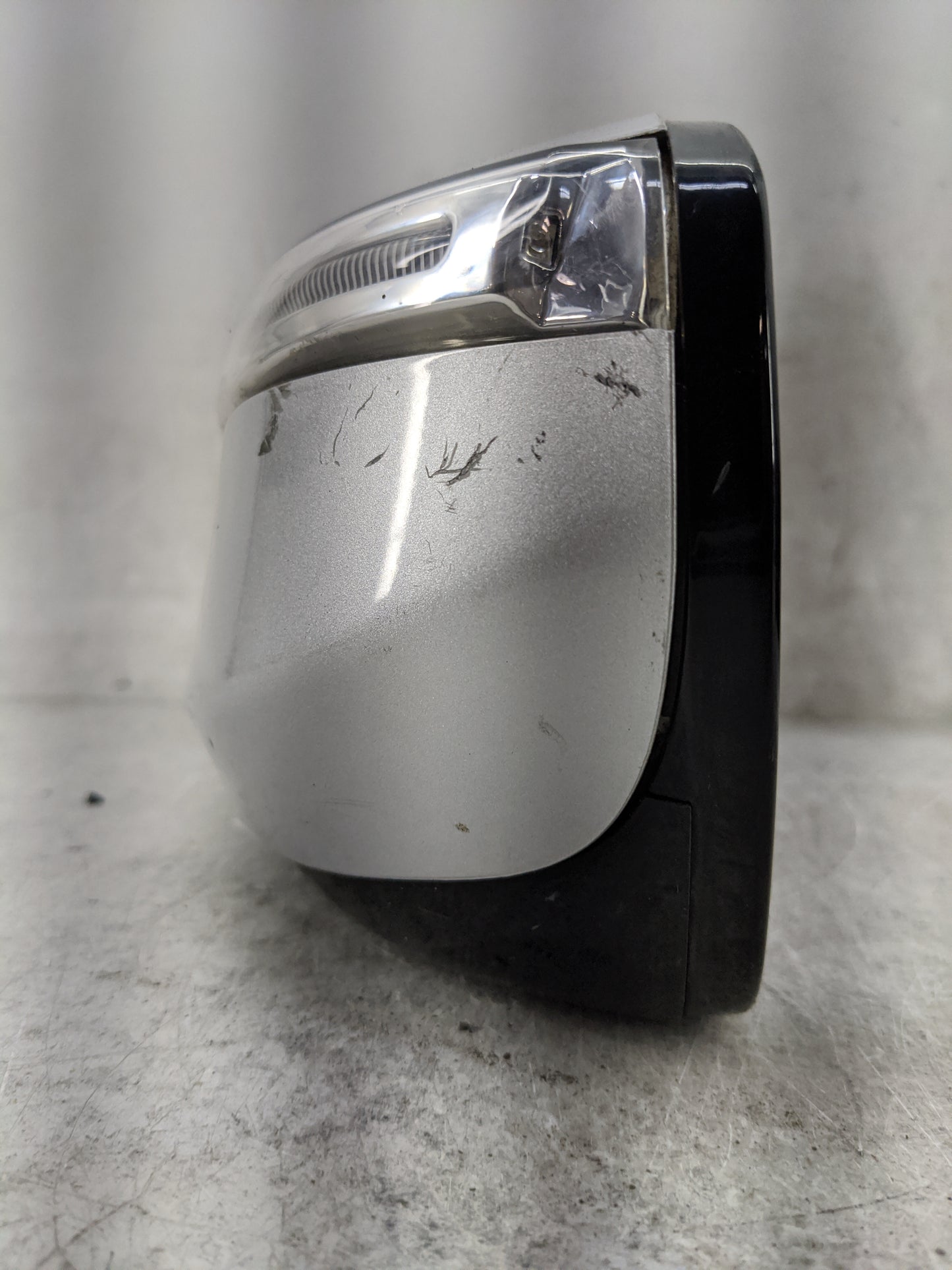 2013-2016 Hyundai Santa Fe Driver Side View Mirror - Left Door Mirror OEM Used - Oemusedautoparts1.com
