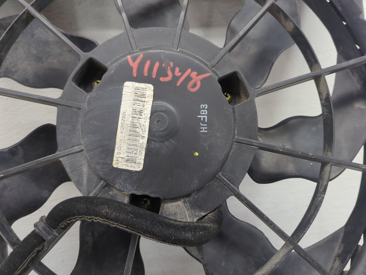 2013 Hyundai Santa Fe Electric Radiator Cooling Fan Motor Assembly Fits OEM Used Auto Parts - Oemusedautoparts1.com