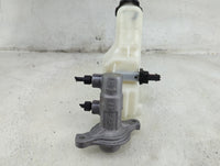 2013-2019 Hyundai Santa Fe Brake Master Cylinder 1492277 - Oemusedautoparts1.com