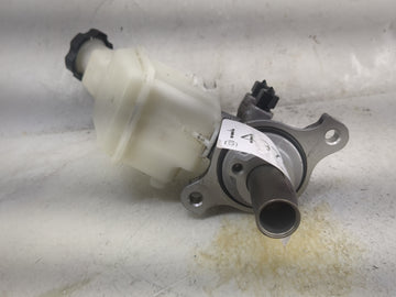 2013-2019 Hyundai Santa Fe Brake Master Cylinder 1497658