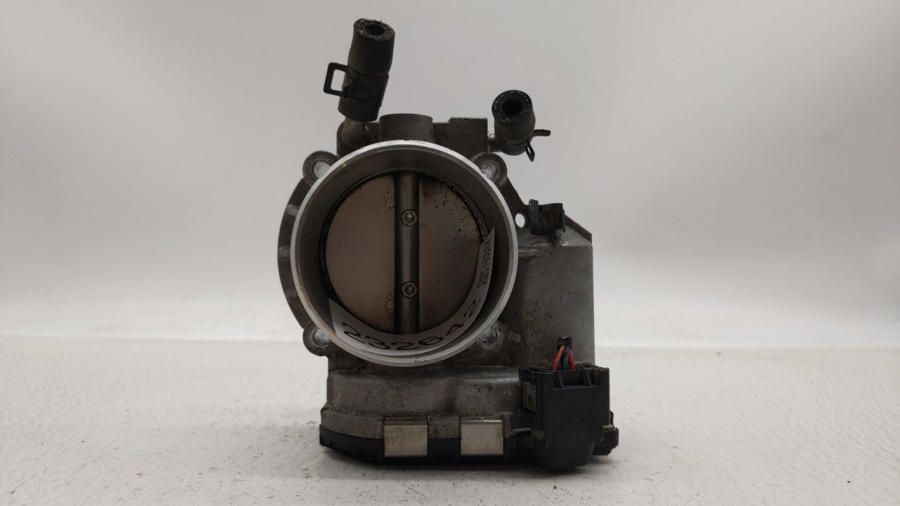 2013 Hyundai Santa Fe Throttle Body P/N:35100-2G700 Fits Fits 2011 2012 2014 2015 2016 OEM Used Auto Parts - Oemusedautopart