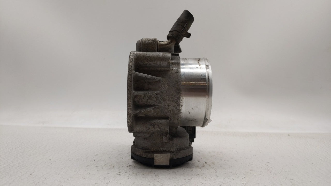 2013 Hyundai Santa Fe Throttle Body P/N:35100-2G700 Fits Fits 2011 2012 2014 2015 2016 OEM Used Auto Parts - Oemusedautopart