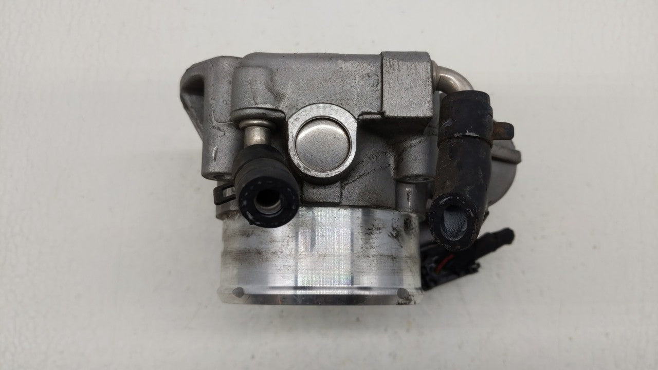 2013 Hyundai Santa Fe Throttle Body P/N:35100-2G700 Fits Fits 2011 2012 2014 2015 2016 OEM Used Auto Parts - Oemusedautopart