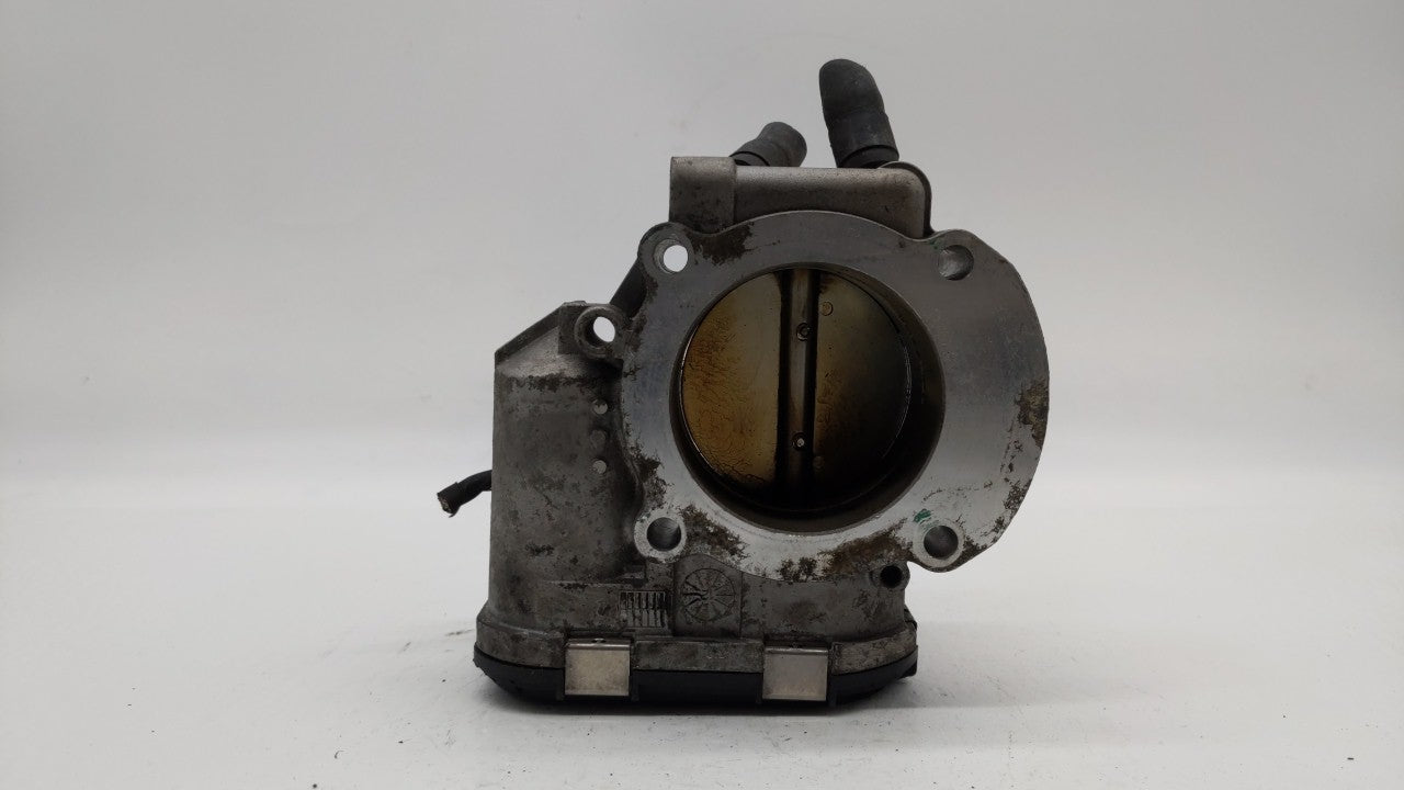 2013 Hyundai Santa Fe Throttle Body P/N:35100-2G710 Fits Fits 2011 2012 2014 2015 2016 OEM Used Auto Parts - Oemusedautopart