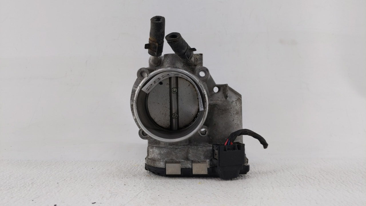 2013 Hyundai Santa Fe Throttle Body P/N:35100-2G710 Fits Fits 2011 2012 2014 2015 2016 OEM Used Auto Parts - Oemusedautopart