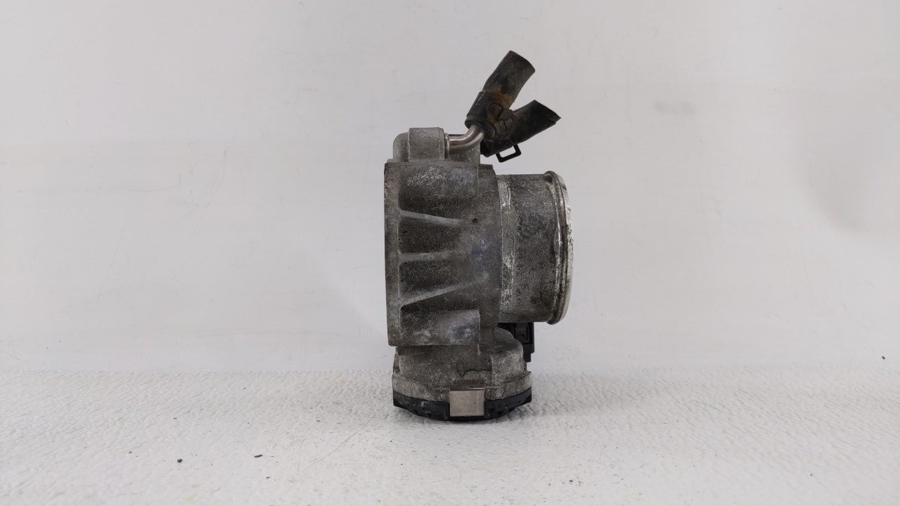 2013 Hyundai Santa Fe Throttle Body P/N:35100-2G710 Fits Fits 2011 2012 2014 2015 2016 OEM Used Auto Parts - Oemusedautopart