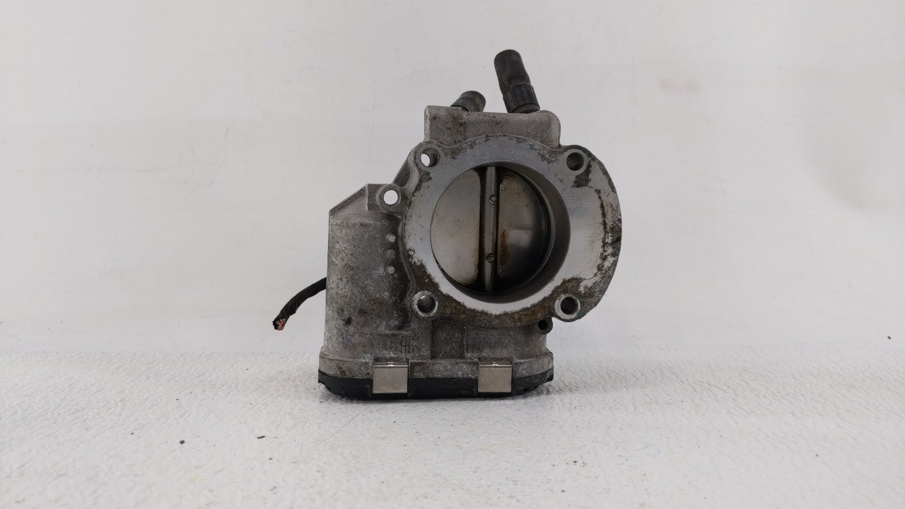 2013 Hyundai Santa Fe Throttle Body P/N:35100-2G710 Fits Fits 2011 2012 2014 2015 2016 OEM Used Auto Parts - Oemusedautopart