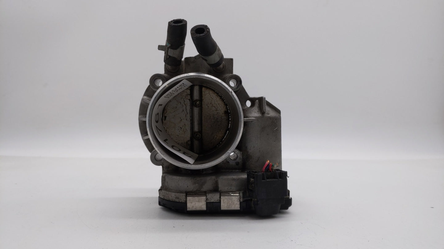 2013 Hyundai Santa Fe Throttle Body P/N:35100-2G710 Fits Fits 2011 2012 2014 2015 2016 OEM Used Auto Parts - Oemusedautopart