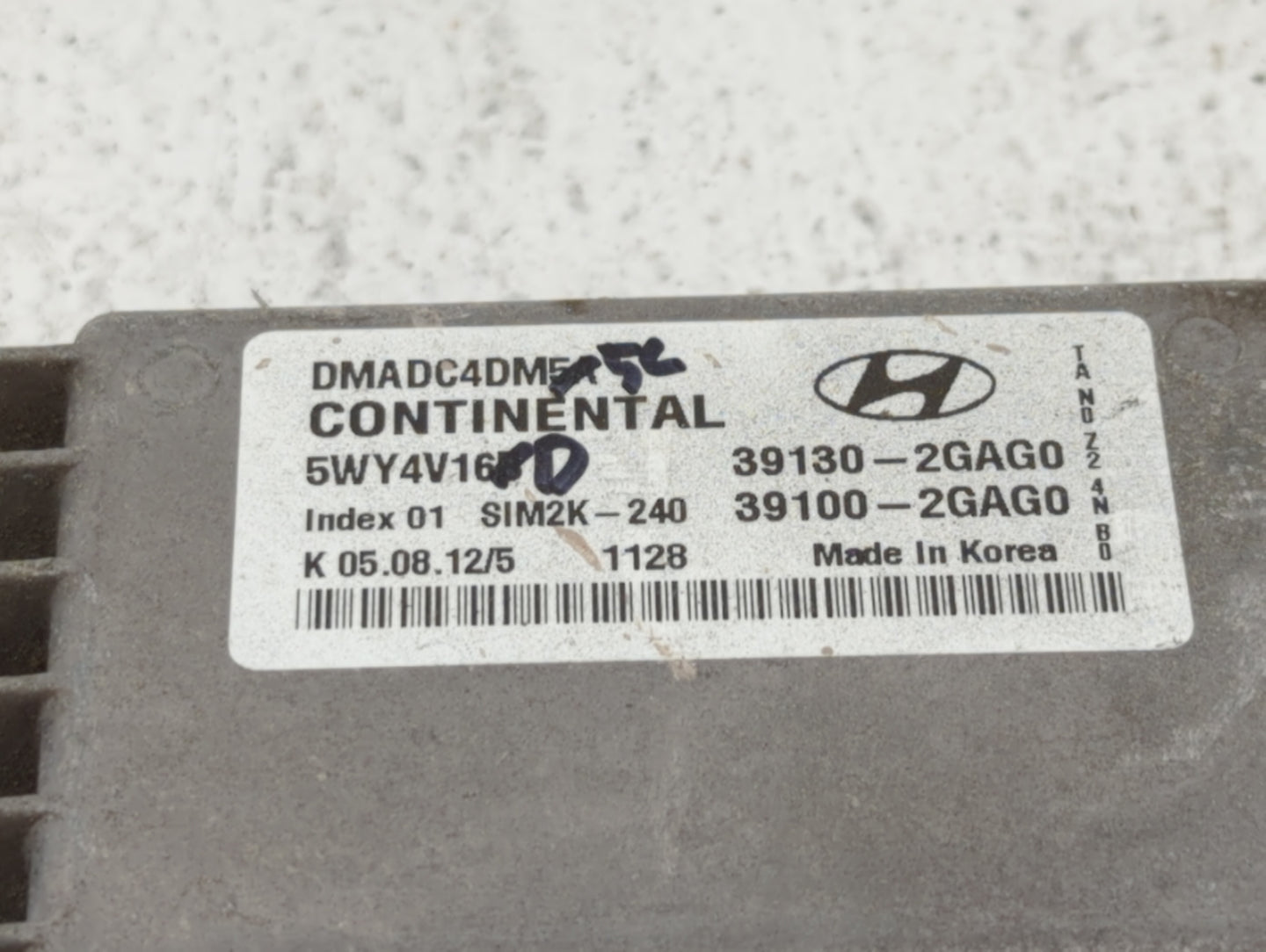 2013 Hyundai Santa Fe PCM Engine Control Computer ECU ECM PCU OEM P/N:39130-2GAG5 39130-2GAG1, 39100-2GAG1, 39130-2GAG2 Fits
