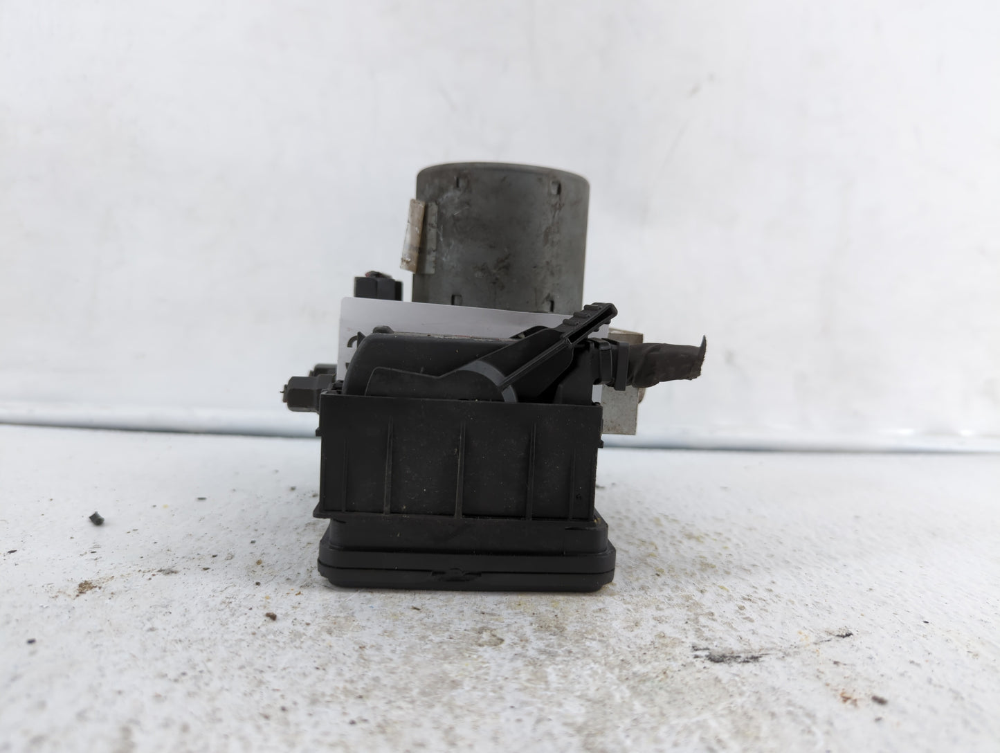 2013 Hyundai Santa Fe ABS Pump Control Module Replacement P/N:58920-4Z000 Fits OEM Used Auto Parts - Oemusedautoparts1.com