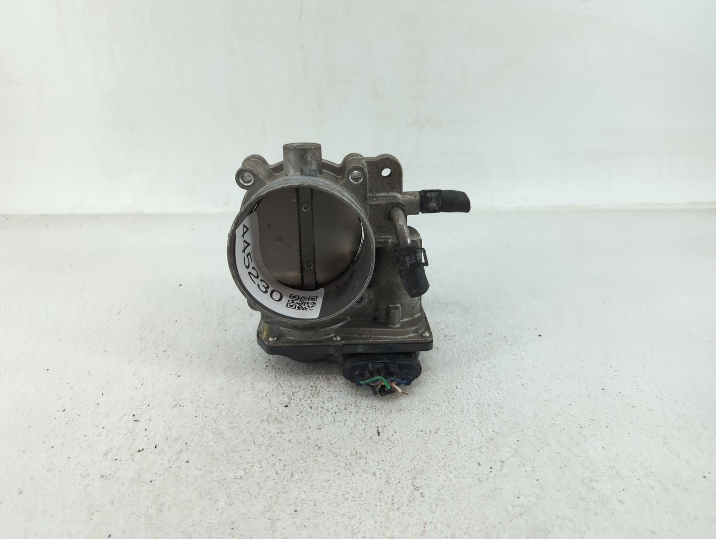 2013-2018 Hyundai Santa Fe Throttle Body P/N:35100-3CAA0 Fits Fits 2012 2013 2014 2015 2016 2017 2018 OEM Used Auto Parts - 
