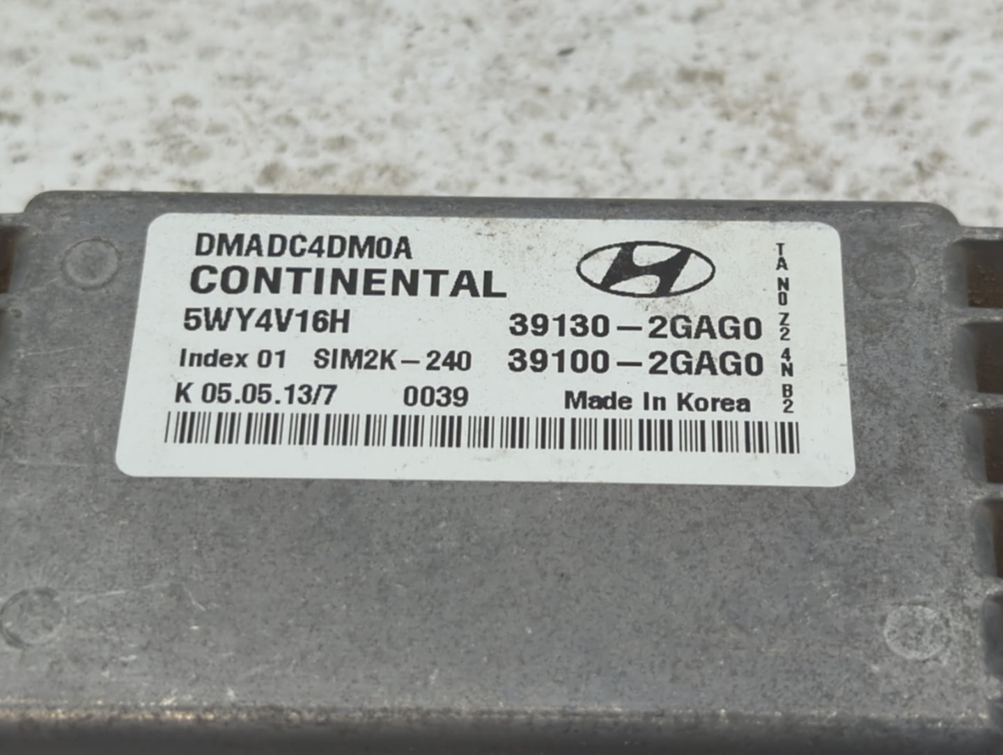 2013 Hyundai Santa Fe PCM Engine Control Computer ECU ECM PCU OEM P/N:39100-2GAG0 39130-2GAG0, 39130-2GAG5, 39130-2GAG1 Fits